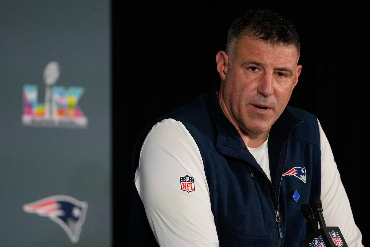 Mike Vrabel: NFL Needs to Evaluate Staffing of Replay Officials for More Consistency